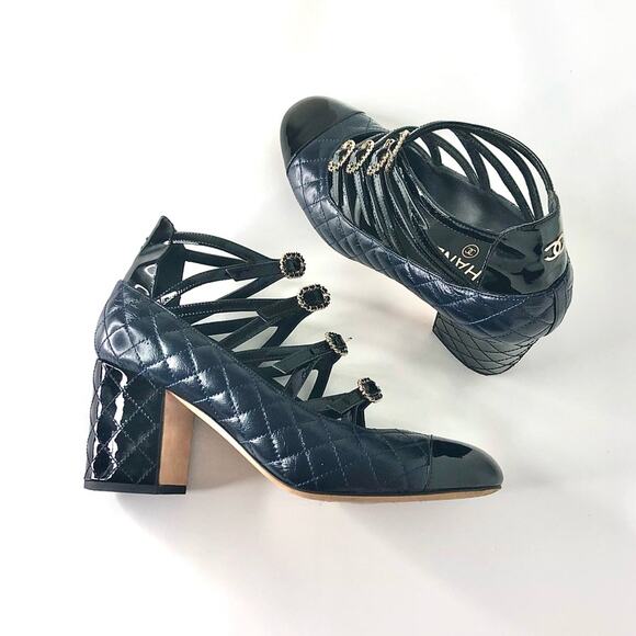Chanel Quilted CC Logo 2017 Cruise Patent Leather Maryjane Platform Pumps 38 - Picture 1 of 13